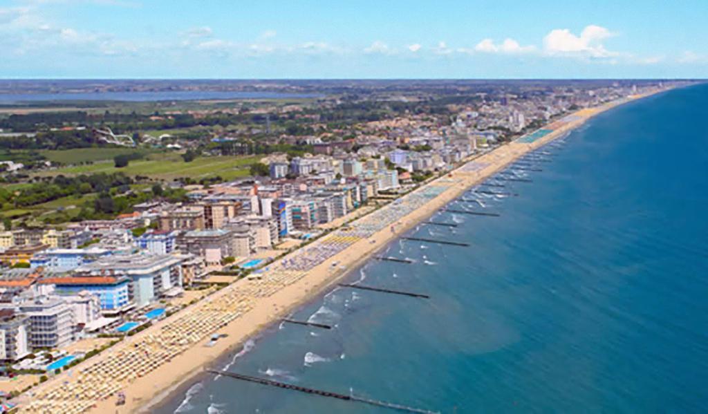 Villa Santin Carraro Immobiliare - Family Apartments Lido di Jesolo Ngoại thất bức ảnh